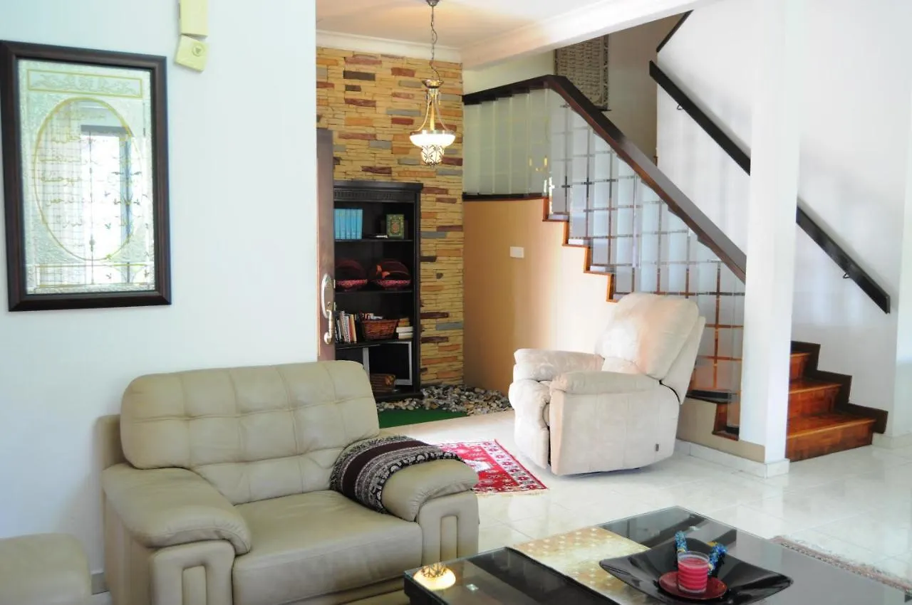 Guesthouse Khatib Johor Bahru Gæstehus